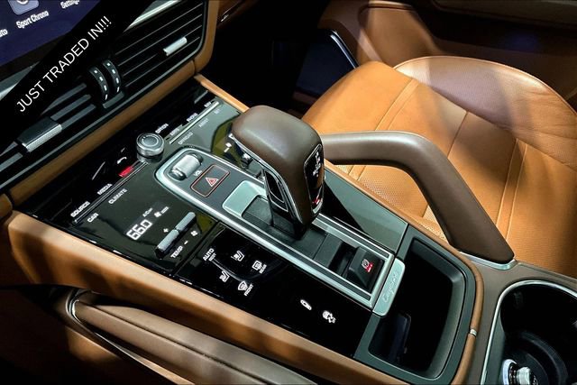 Used 2022 Porsche Cayenne Turbo image 13