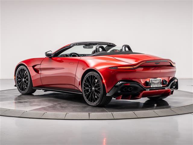 Used 2023 Aston Martin V8 Vantage Roadster image 2
