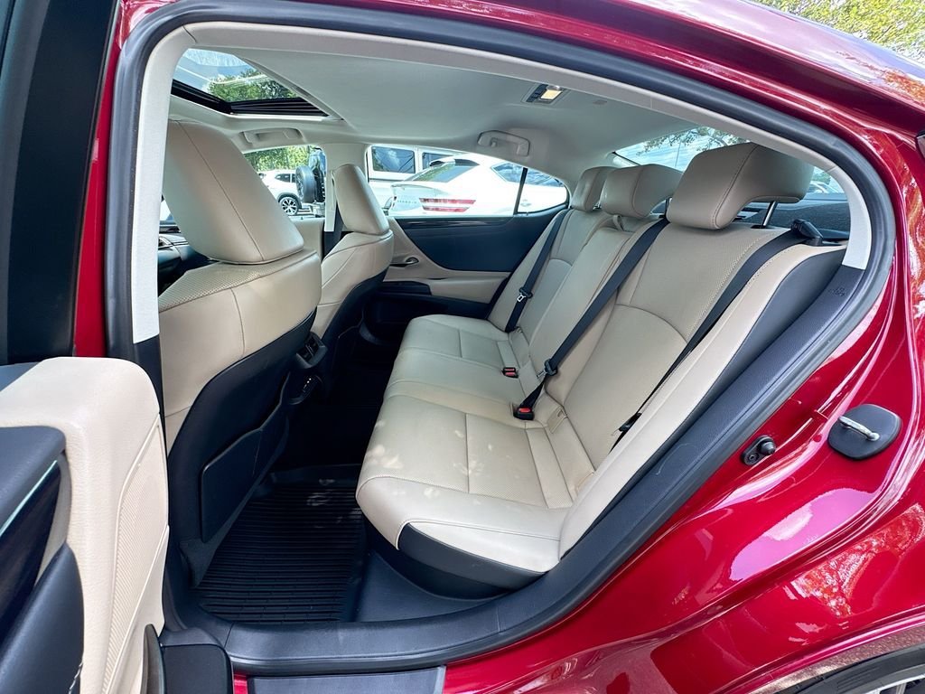 Used 2021 Lexus ES 300h w/ Premium Package FWD image 31
