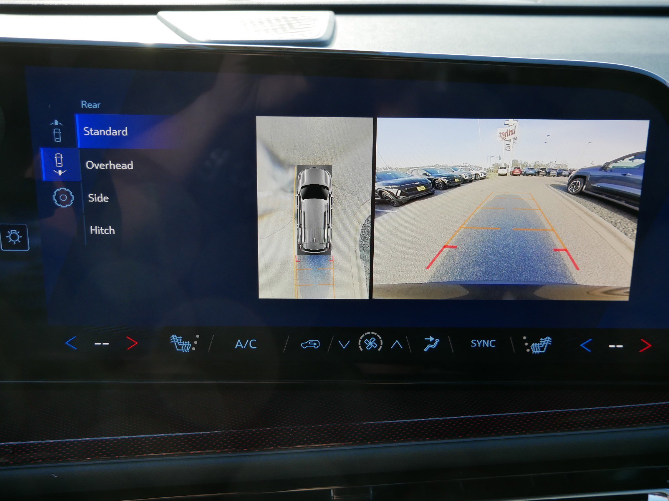 New 2026 Chevrolet Traverse Z71 AWD/4WD image 10