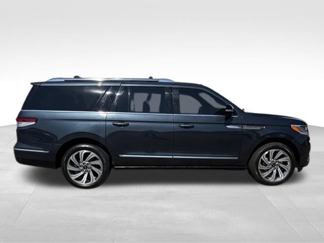 Used 2022 Lincoln Navigator L Reserve AWD/4WD image 24