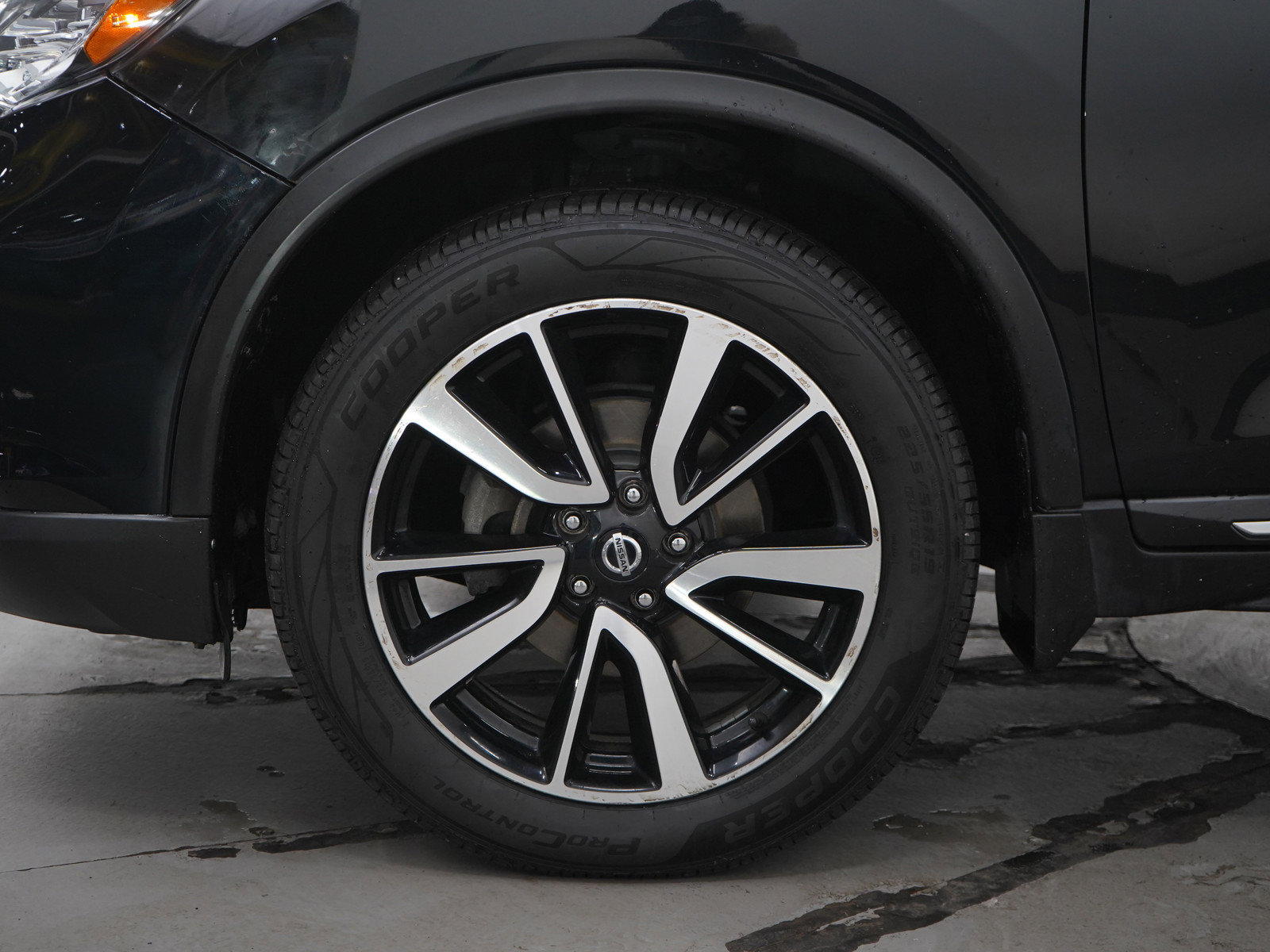 Used 2020 Nissan Rogue SL w/ Premium Package image 30