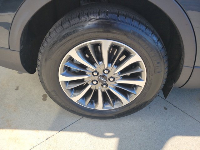 Certified 2023 Lincoln Nautilus AWD w/ Premium Package image 16