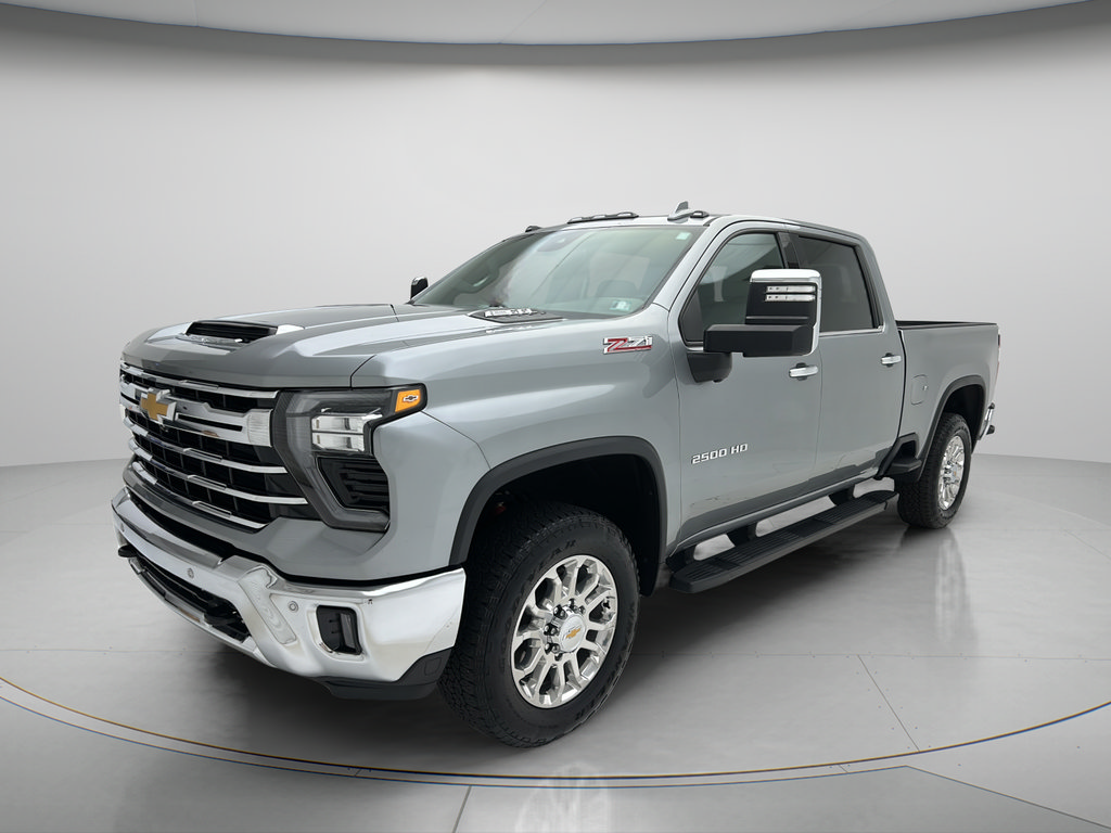 Used 2025 Chevrolet Silverado 2500 LTZ w/ LTZ Plus Package AWD/4WD image 4