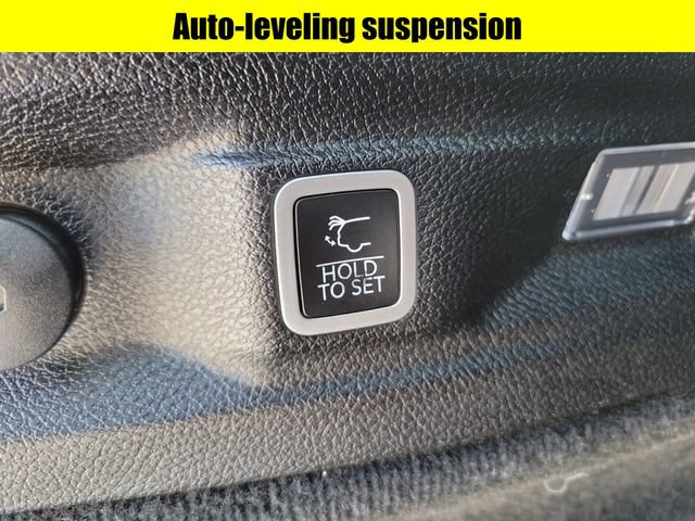 Used 2023 Jeep Grand Cherokee L Overland w/ Luxury Tech Group IV AWD/4WD image 30