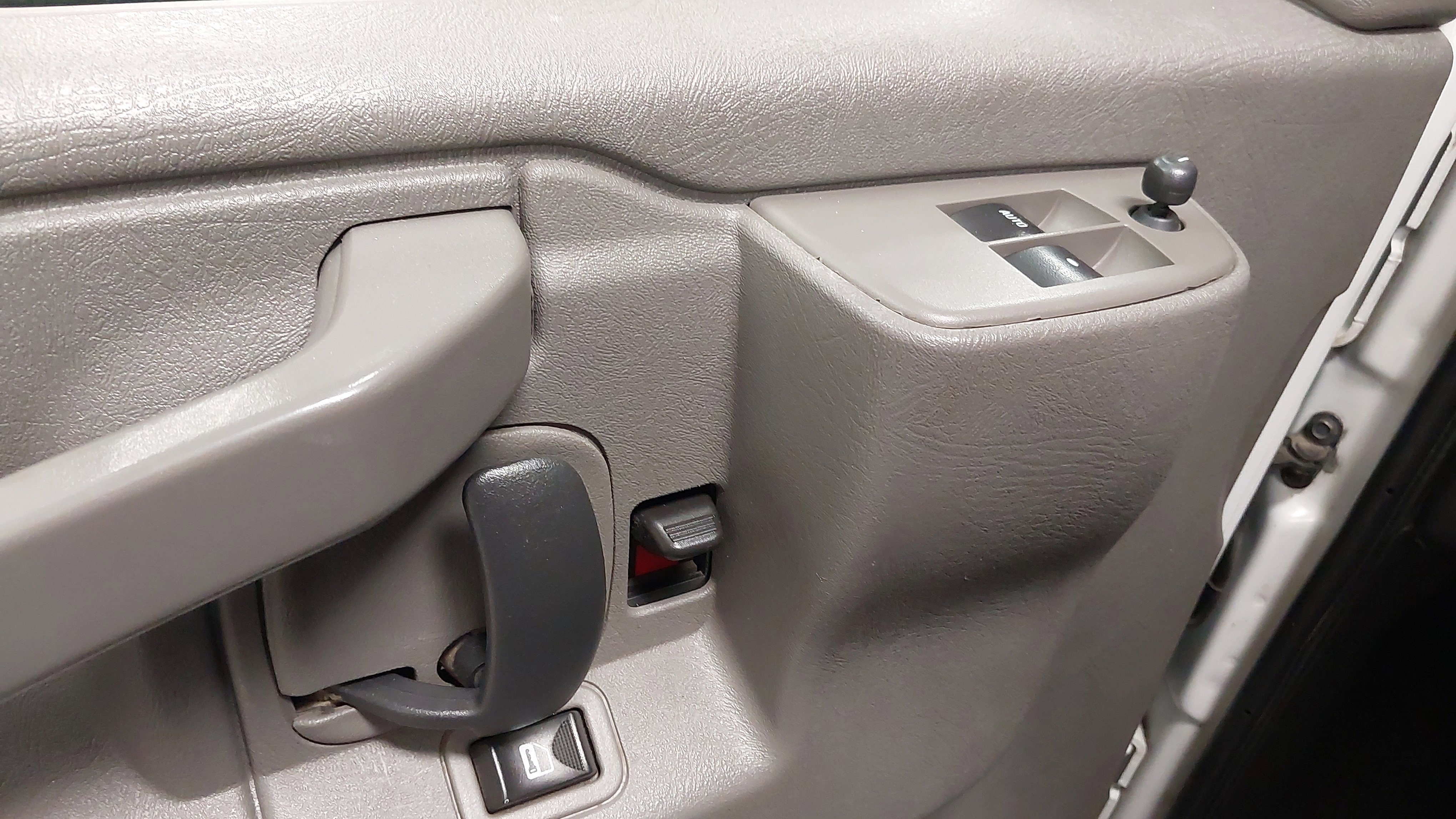 Used 2020 Chevrolet Express 2500 w/ Driver Convenience Package image 25