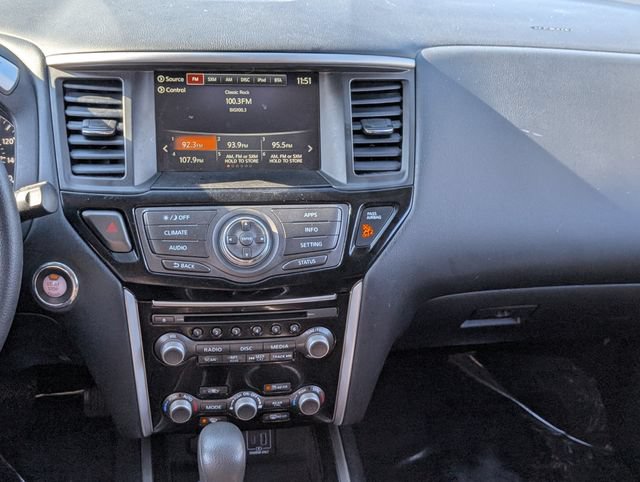Used 2020 Nissan Pathfinder S FWD image 17