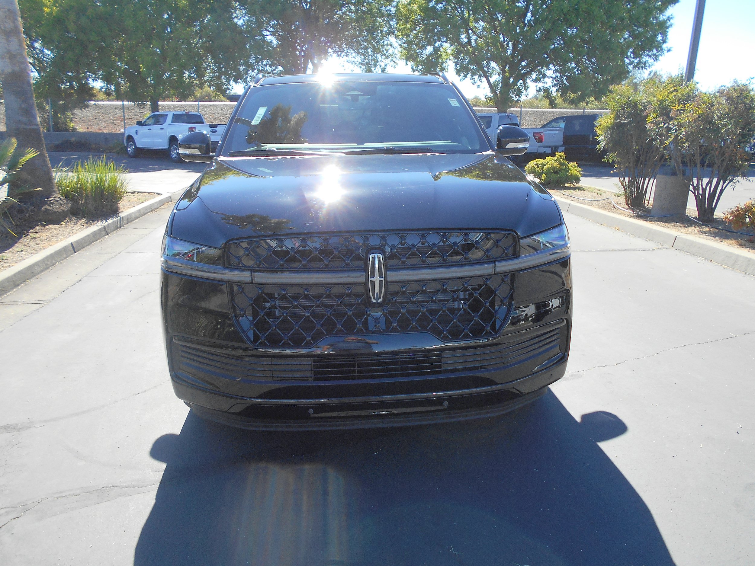Used 2026 Lincoln Navigator Reserve w/ Jet Appearance Package AWD/4WD image 8