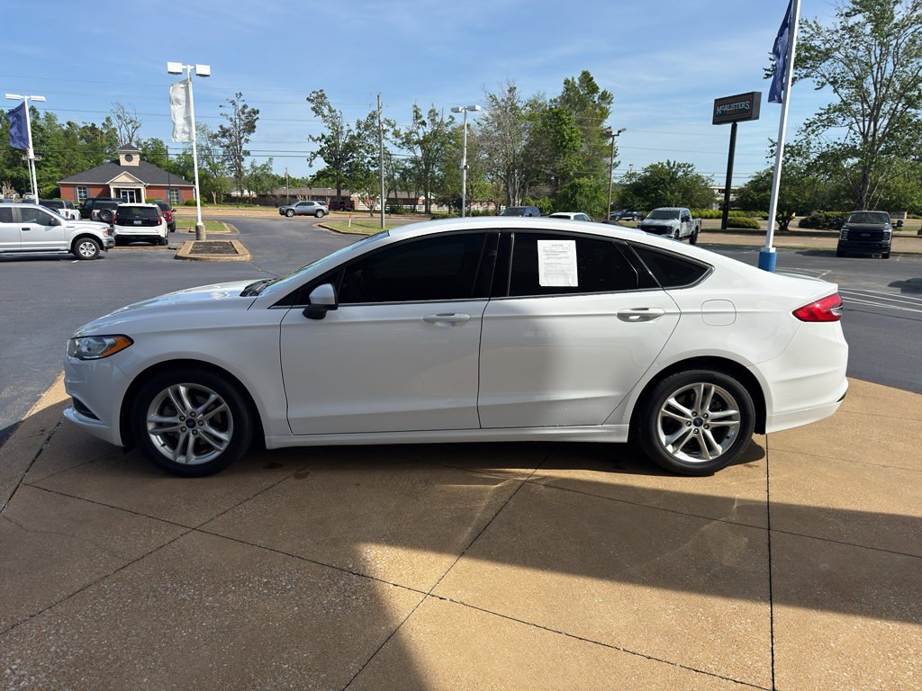 Used 2018 Ford Fusion SE image 3