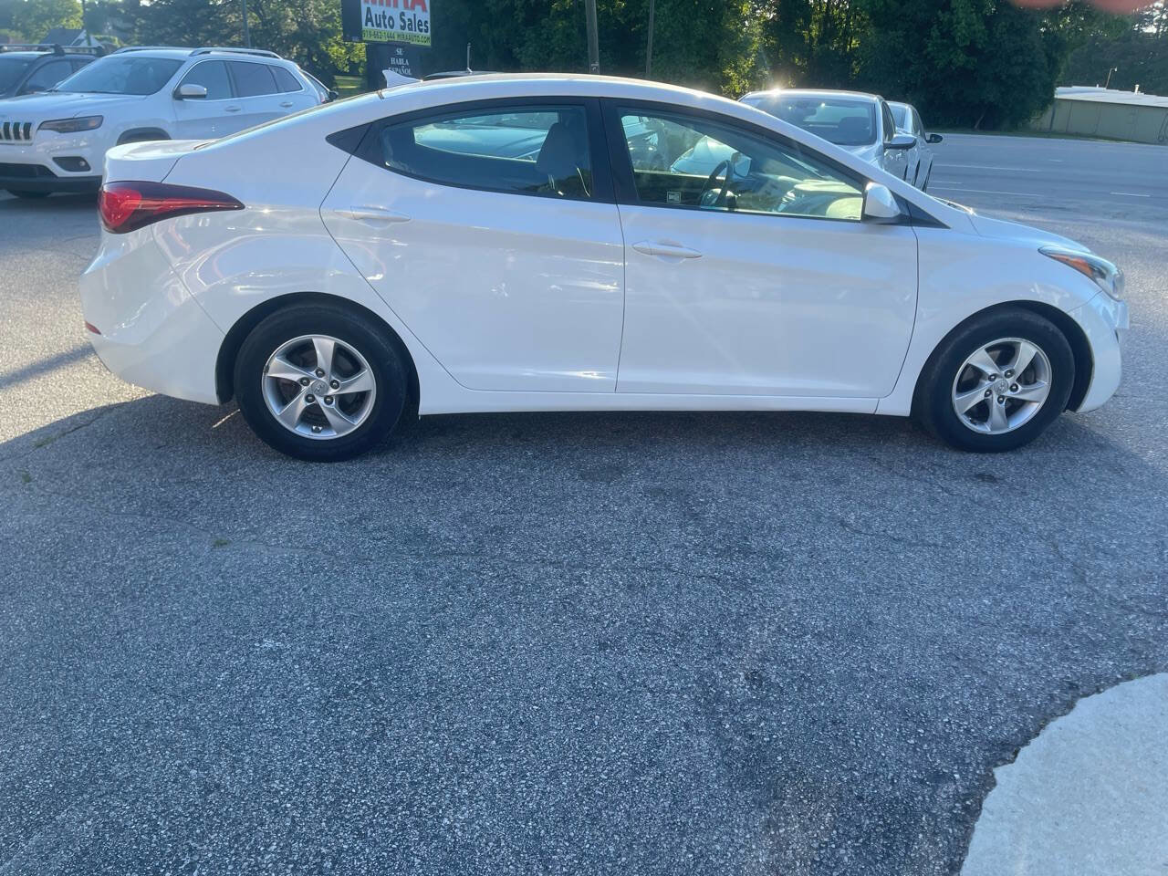 Used 2015 Hyundai Elantra SE FWD image 8