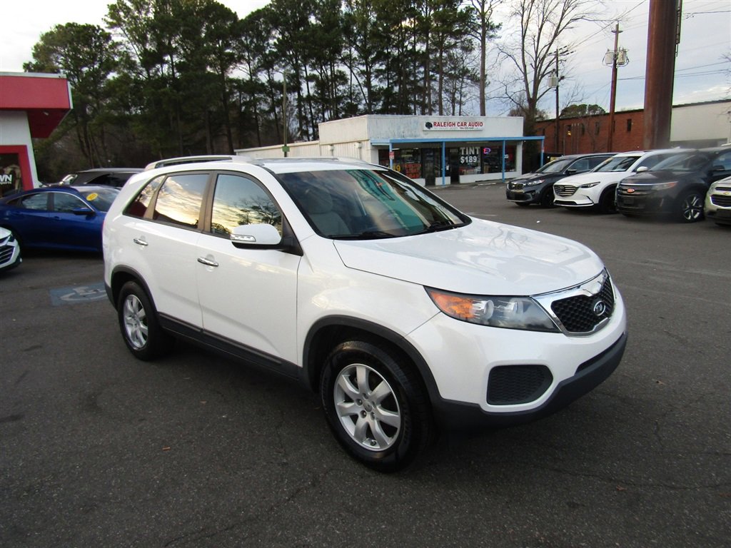Used 2013 Kia Sorento LX image 11