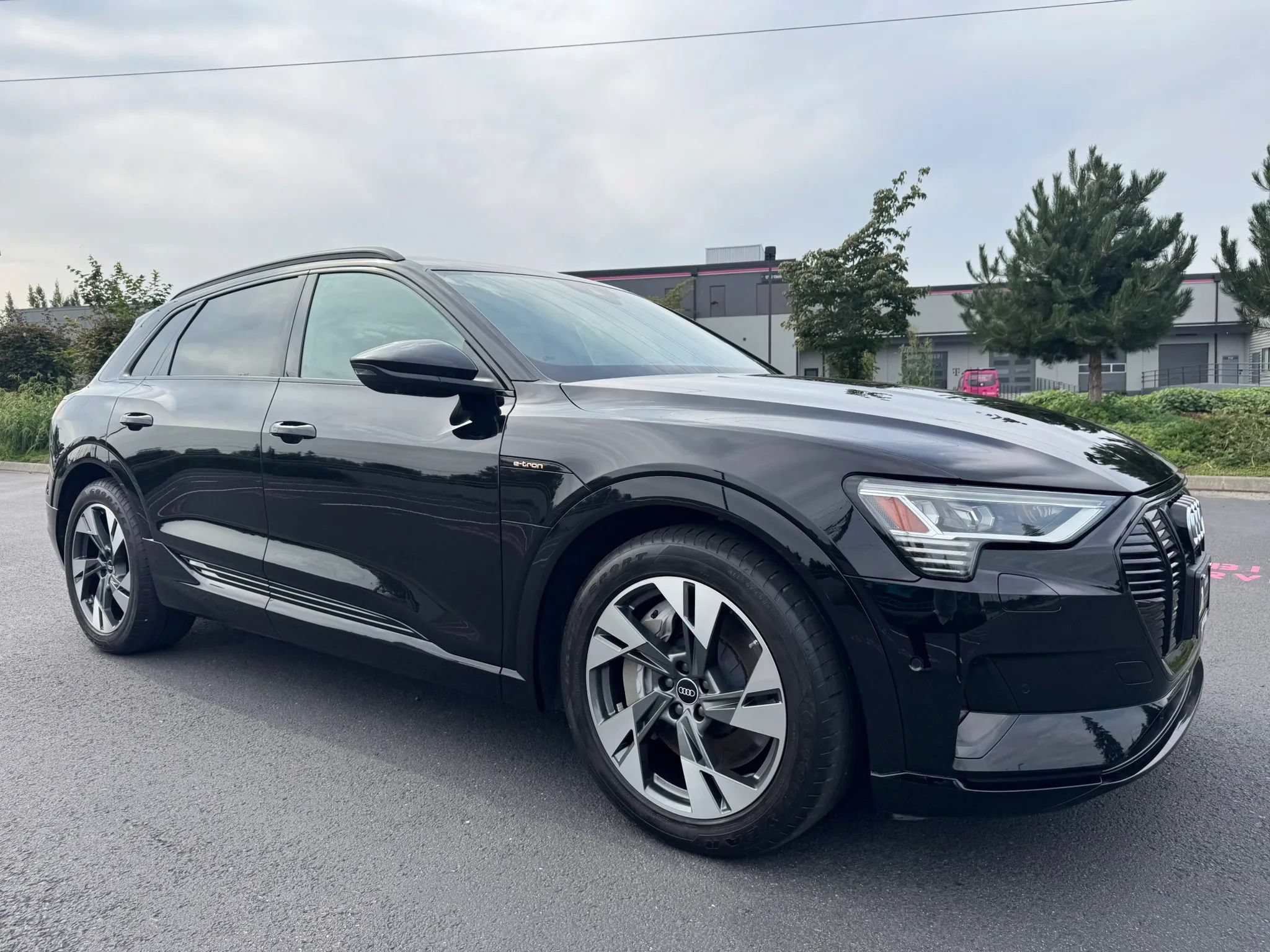 Used 2022 Audi e-tron Premium w/ Convenience Plus Package