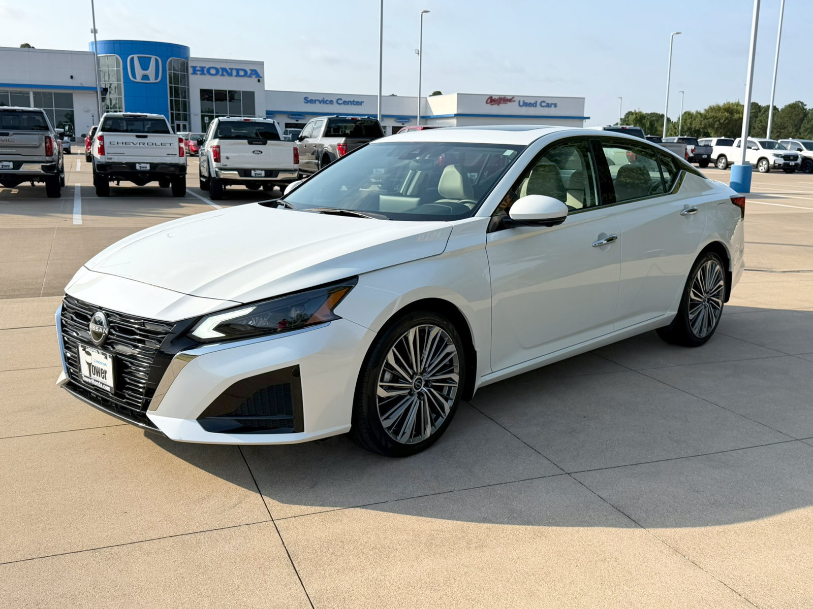 Used 2023 Nissan Altima 2.5 SL FWD image 3