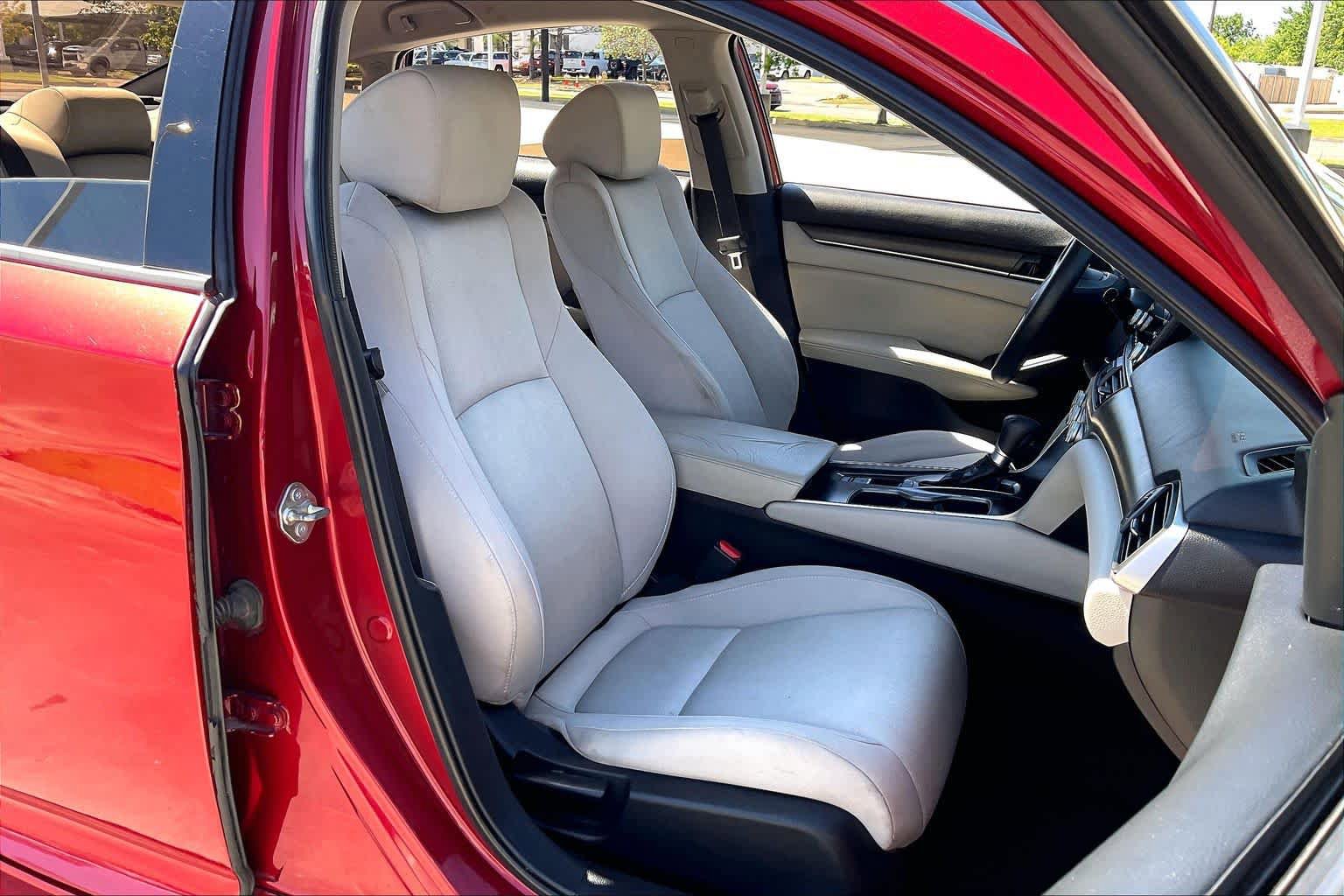 Used 2018 Honda Accord LX image 9