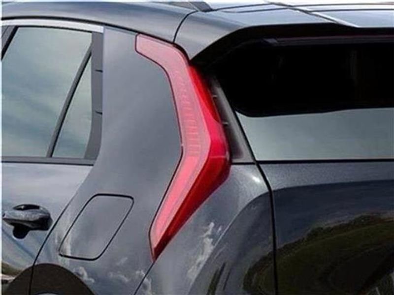 New 2025 Kia Niro EX image 38