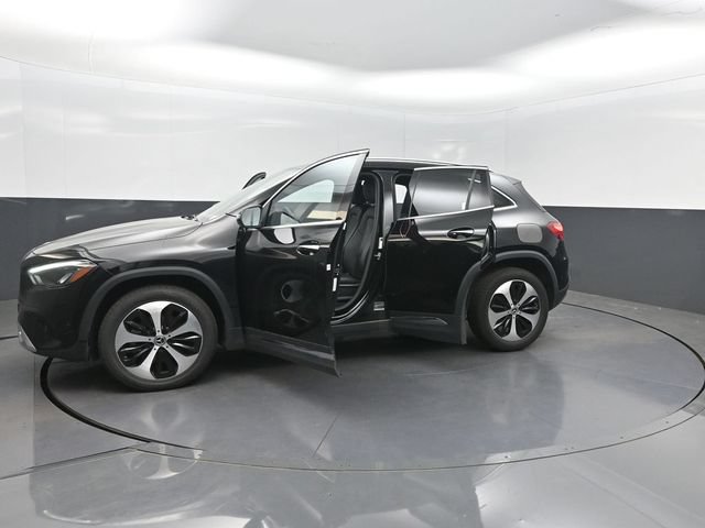 Used 2025 Mercedes-Benz GLA 250 image 31