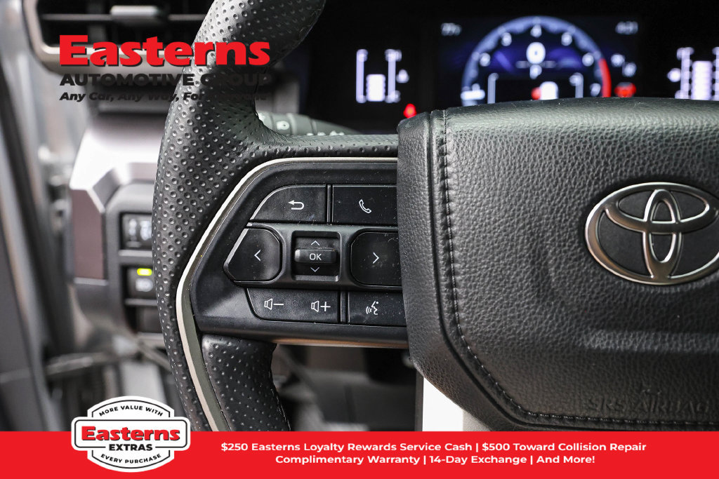 Used 2025 Toyota 4Runner SR5 AWD/4WD image 16