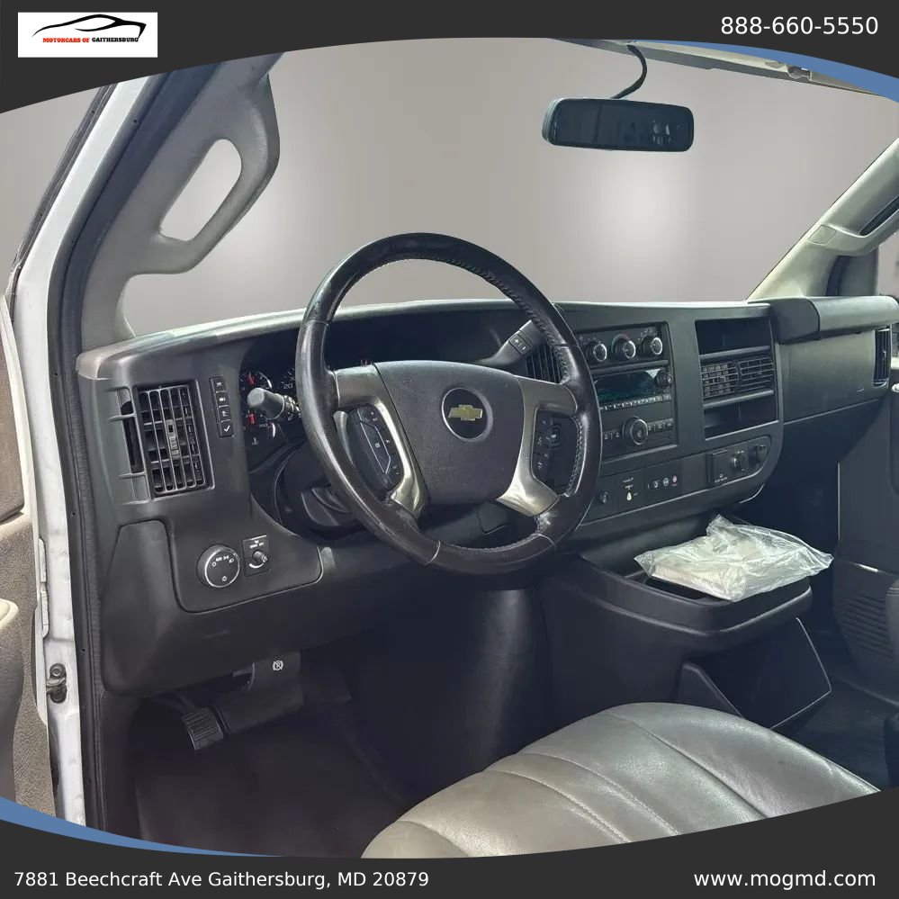 Used 2019 Chevrolet Express 2500 w/ Driver Convenience Package RWD image 2