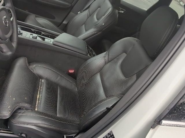 Used 2023 Volvo XC60 B5 Ultimate image 20