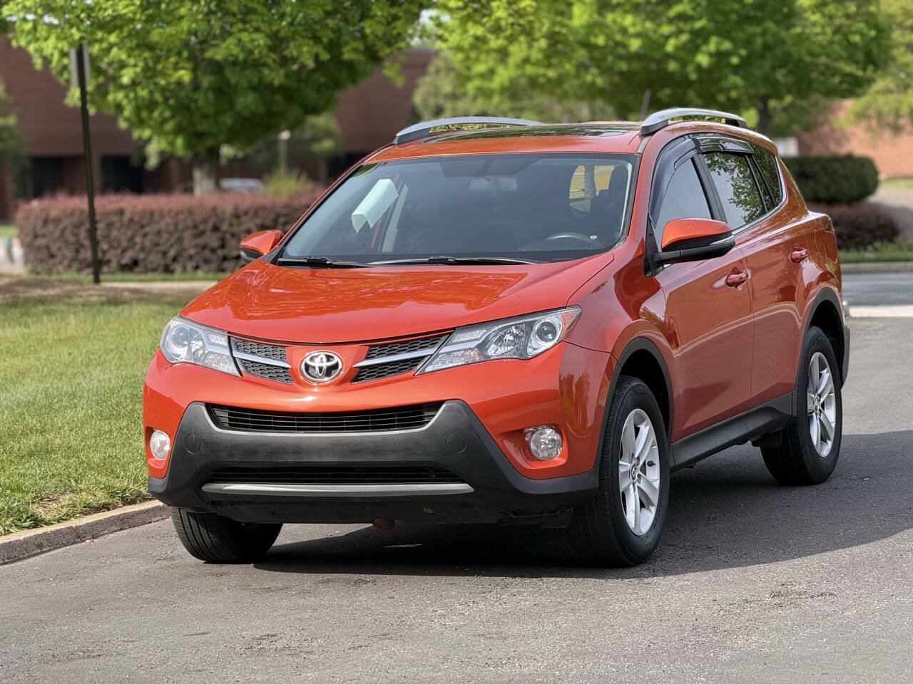 Used 2015 Toyota RAV4 XLE FWD image 3