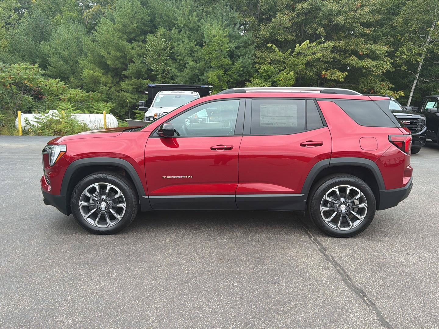 New 2027 GMC Terrain Elevation w/ Elevation Premium Package AWD/4WD image 2