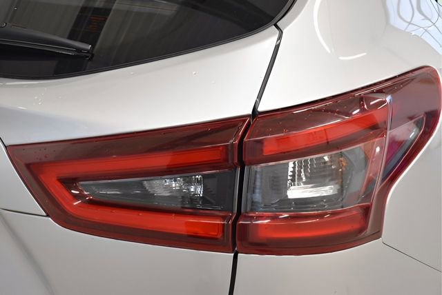 Used 2020 Nissan Rogue Sport SL image 12