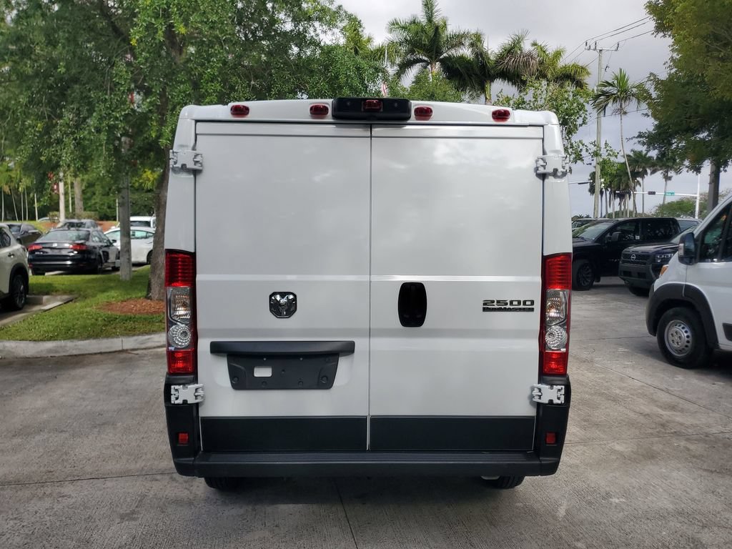 Used 2025 RAM ProMaster 2500 w/ Convenience Group FWD image 5