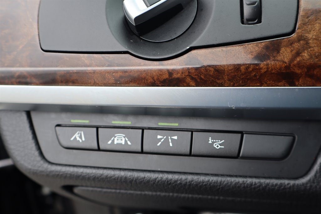 Used 2015 BMW 740Li xDrive AWD/4WD image 28