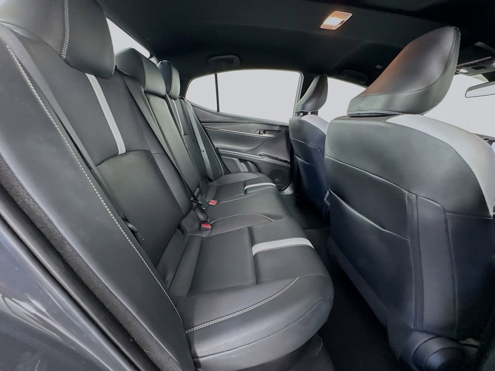 Used 2025 Toyota Camry SE image 30