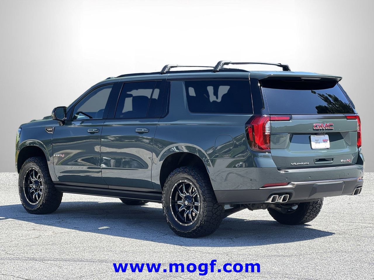 Used 2026 GMC Yukon XL AT4 Ultimate AWD/4WD image 2