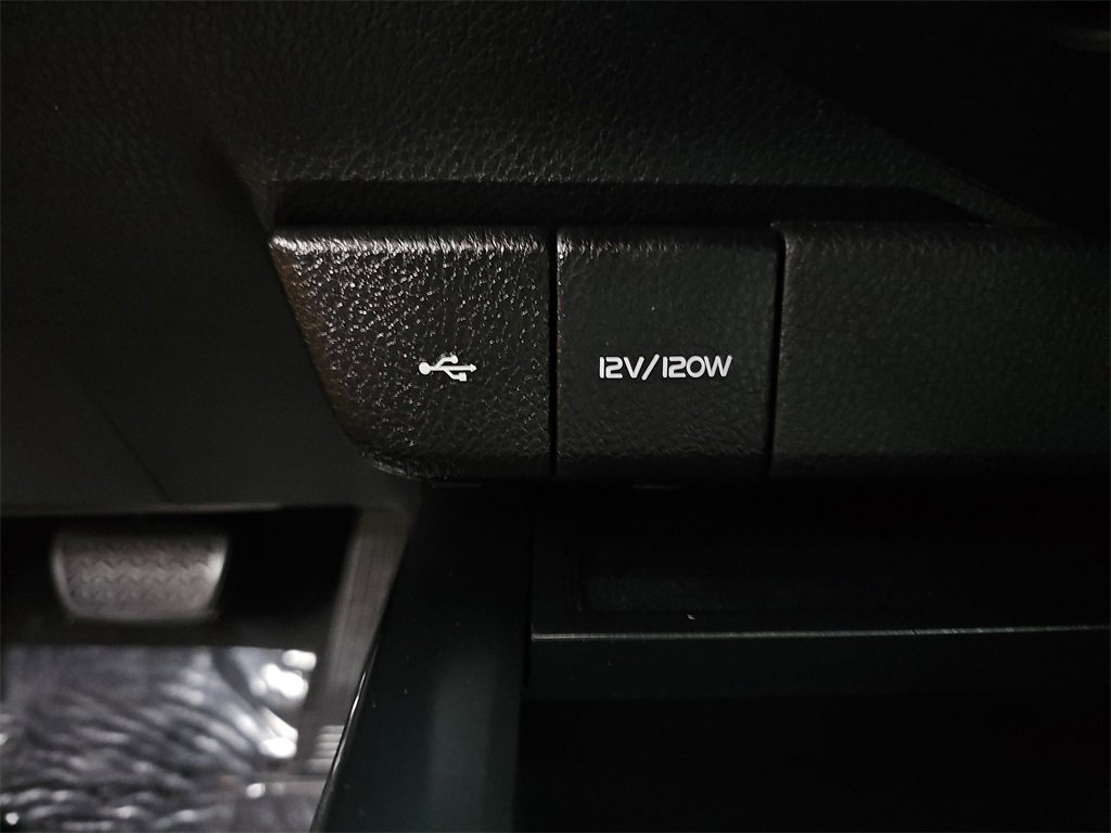 Used 2020 Toyota Camry SE image 26