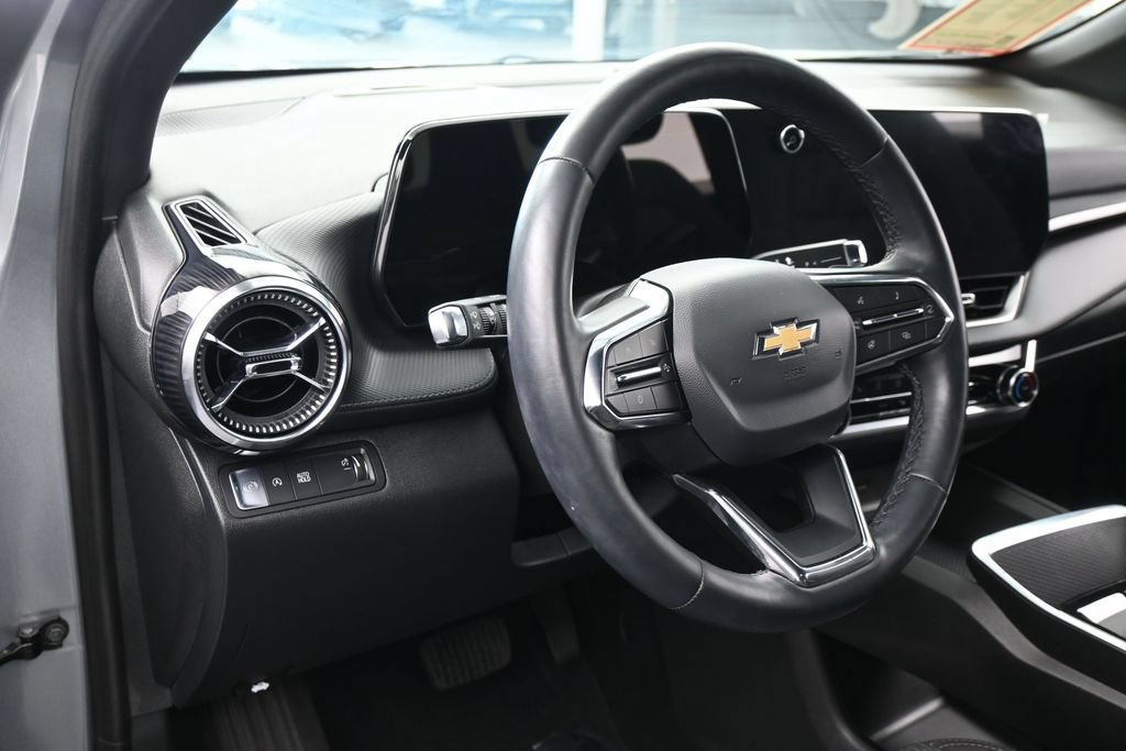 Used 2026 Chevrolet Equinox LT FWD image 14