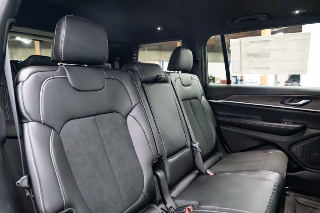 New 2026 Jeep Grand Cherokee L 4WD image 34