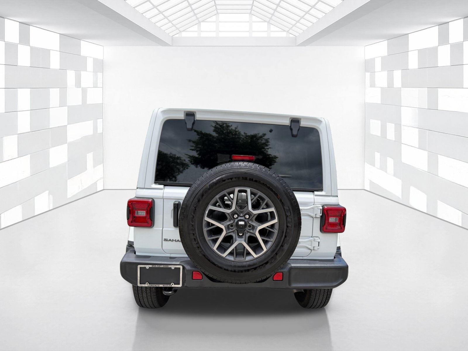 Used 2025 Jeep Wrangler Unlimited Sahara AWD/4WD image 6