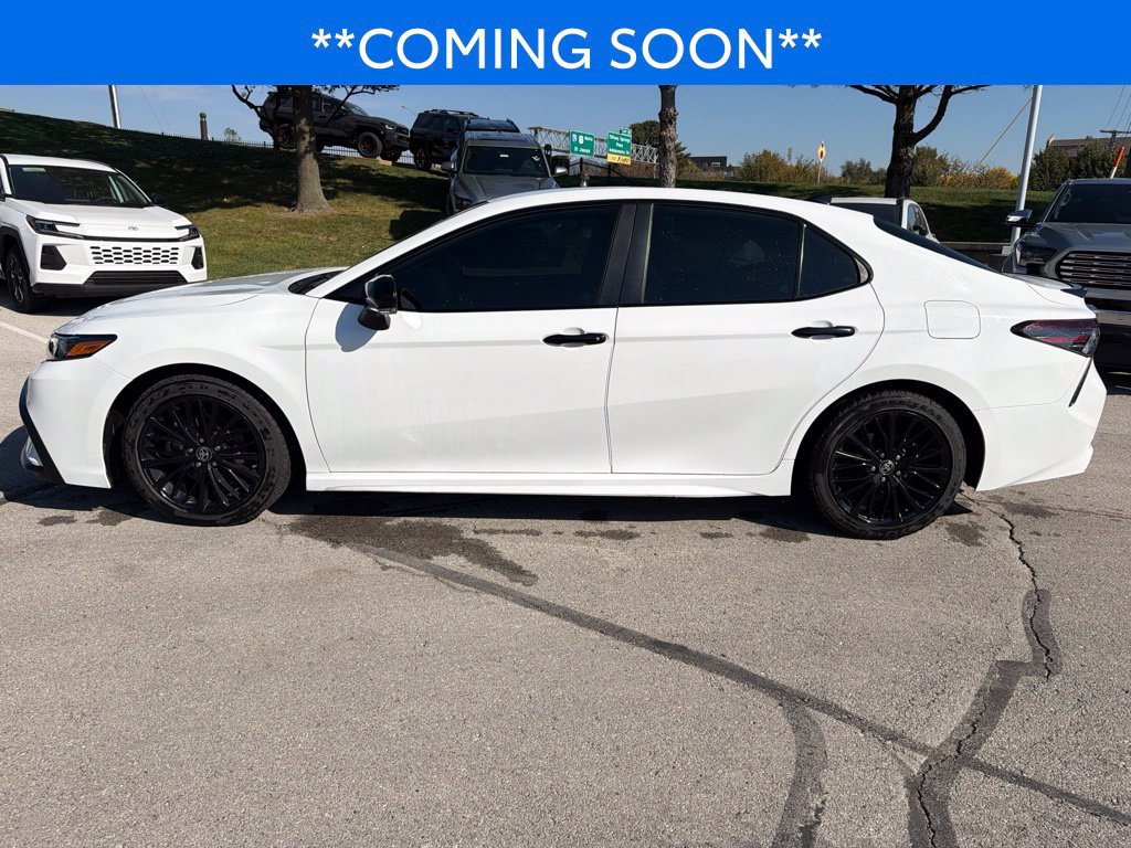 Used 2022 Toyota Camry SE AWD/4WD image 11