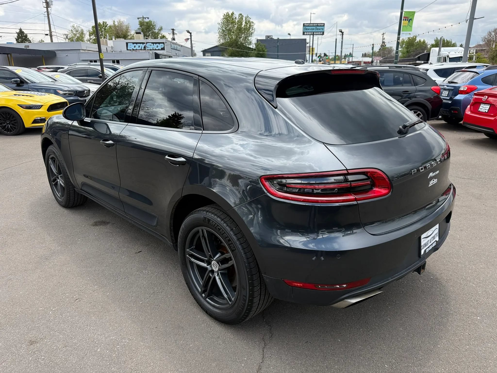 Used 2018 Porsche Macan Sport Edition AWD/4WD image 7