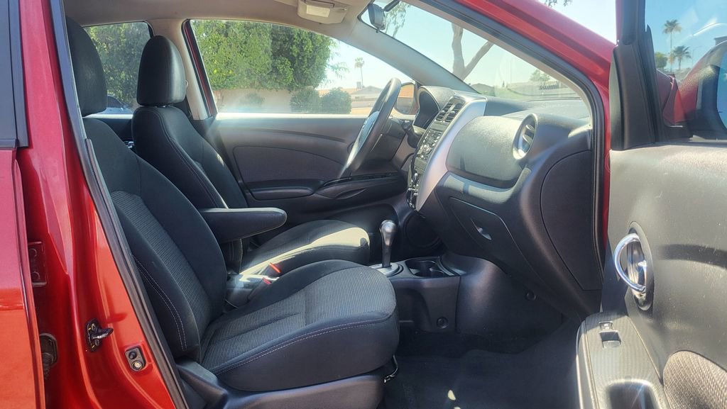 Used 2015 Nissan Versa SV FWD image 17
