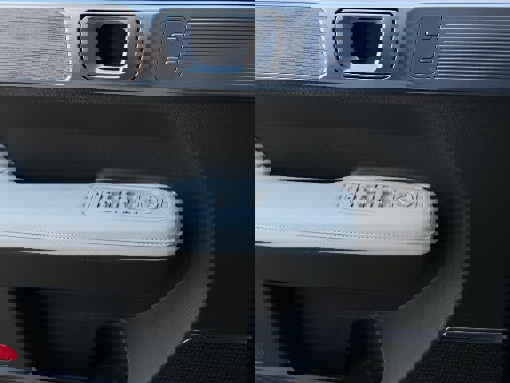 Used 2025 Hyundai Santa Fe Calligraphy image 23