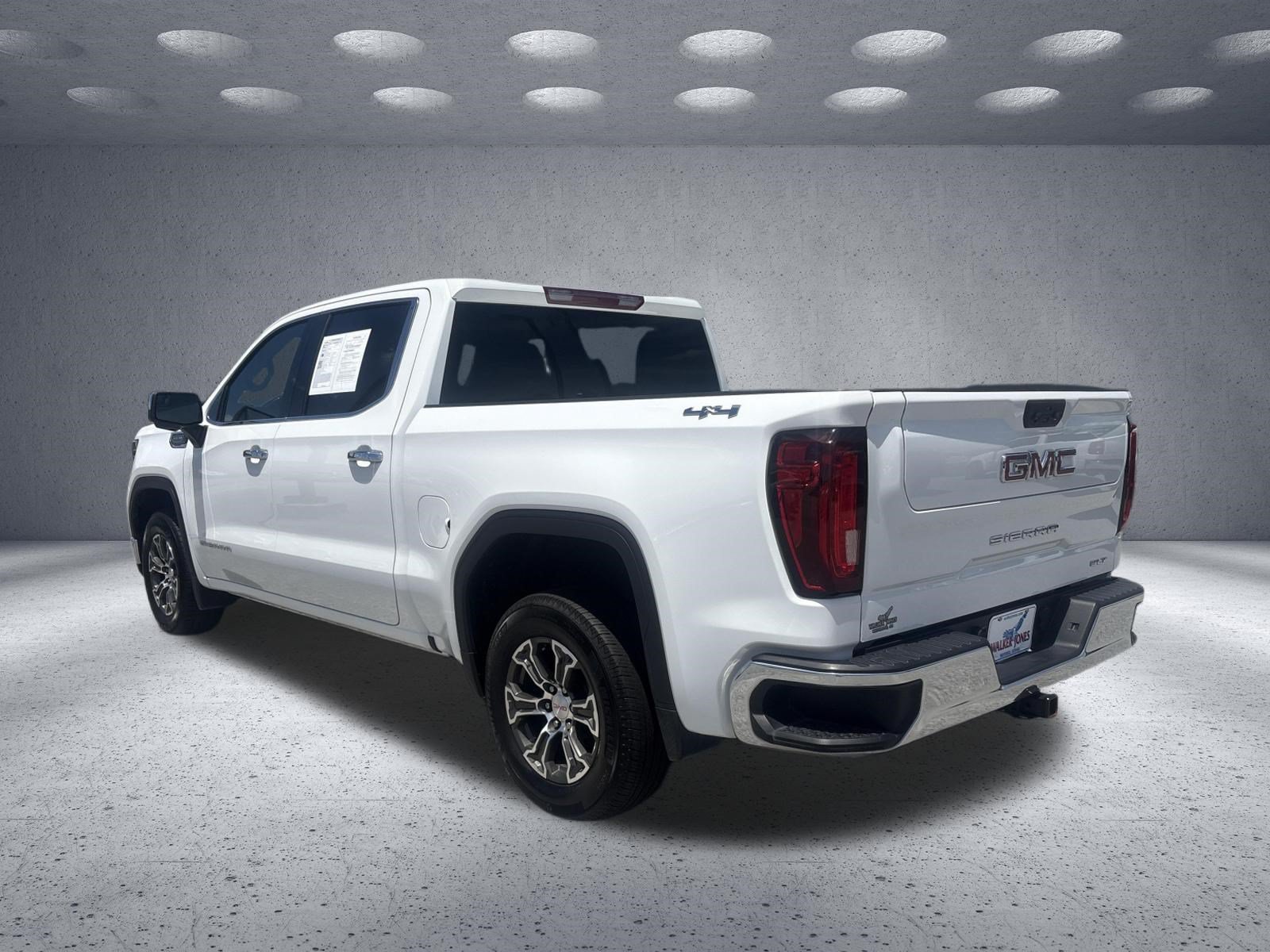 Used 2025 GMC Sierra 1500 SLT AWD/4WD image 3
