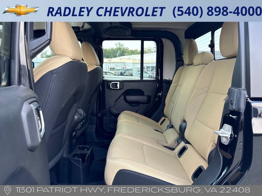 Used 2021 Jeep Gladiator Sport AWD/4WD image 11
