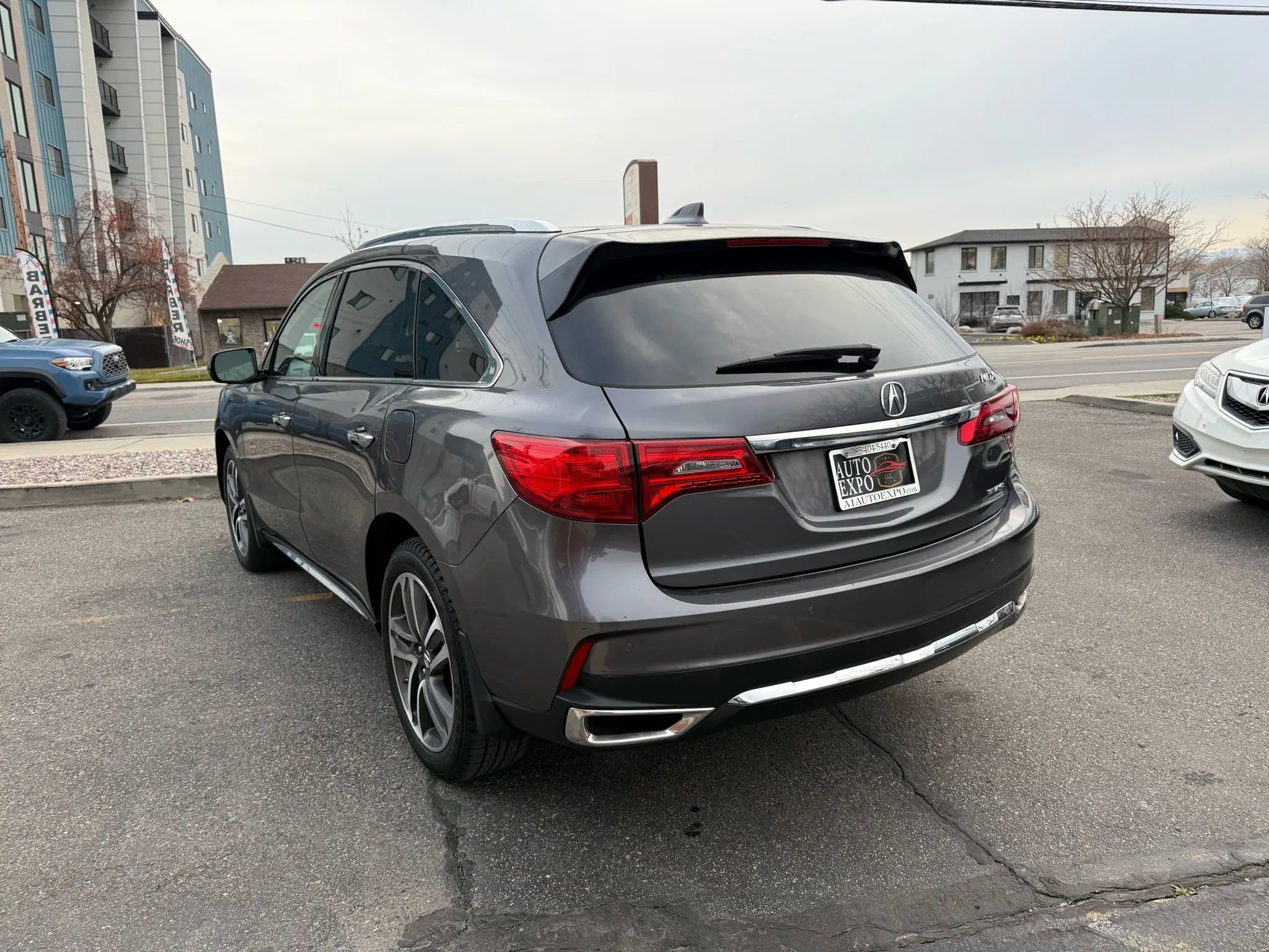 Used 2017 Acura MDX SH-AWD w/ Advance Package image 7