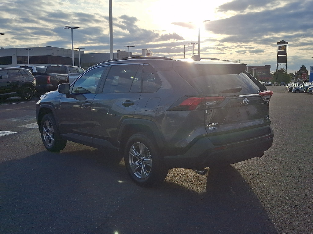 Used 2025 Toyota RAV4 XLE AWD/4WD image 4