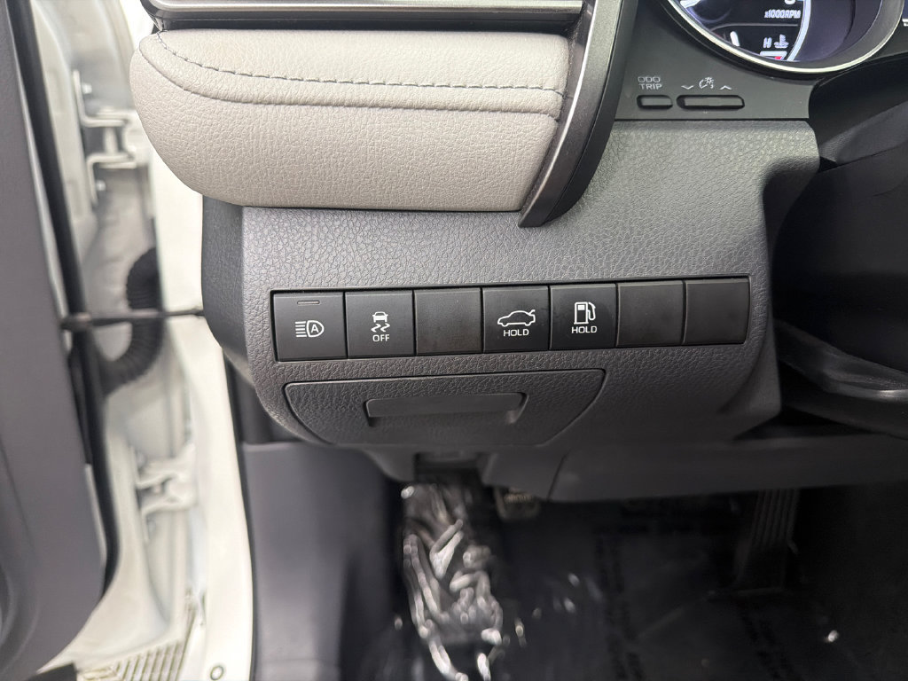 Used 2022 Toyota Camry LE FWD image 30