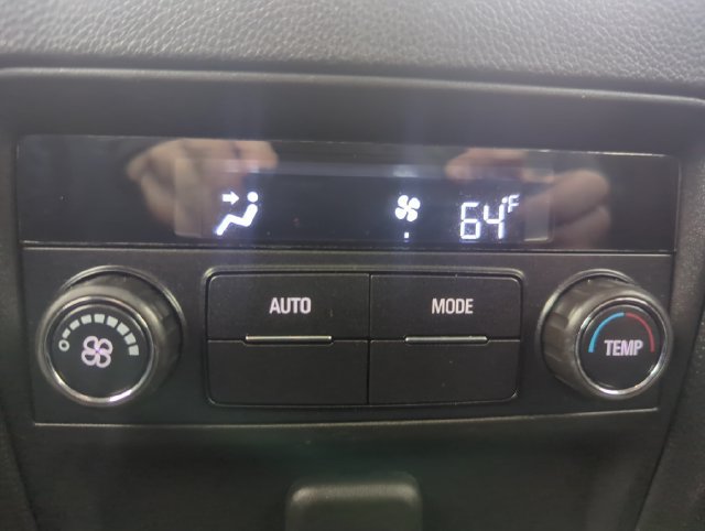 Used 2021 Buick Enclave Essence FWD image 21