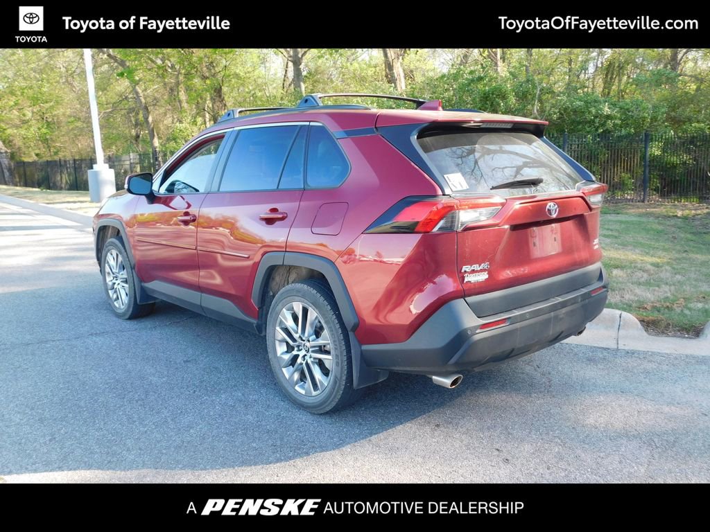 Used 2021 Toyota RAV4 XLE Premium image 3