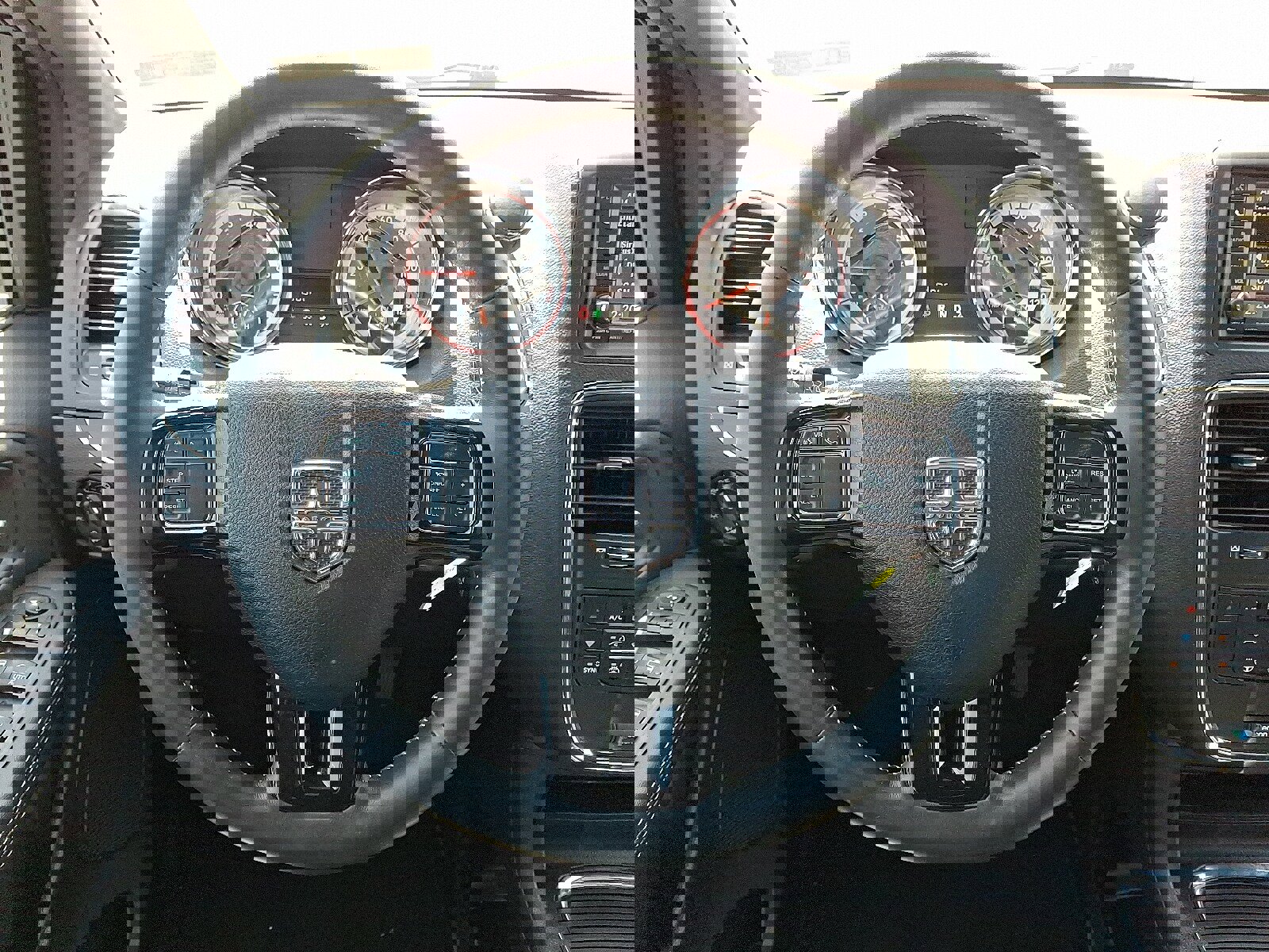 Used 2017 Dodge Grand Caravan SXT w/ Driver Convenience Group image 22