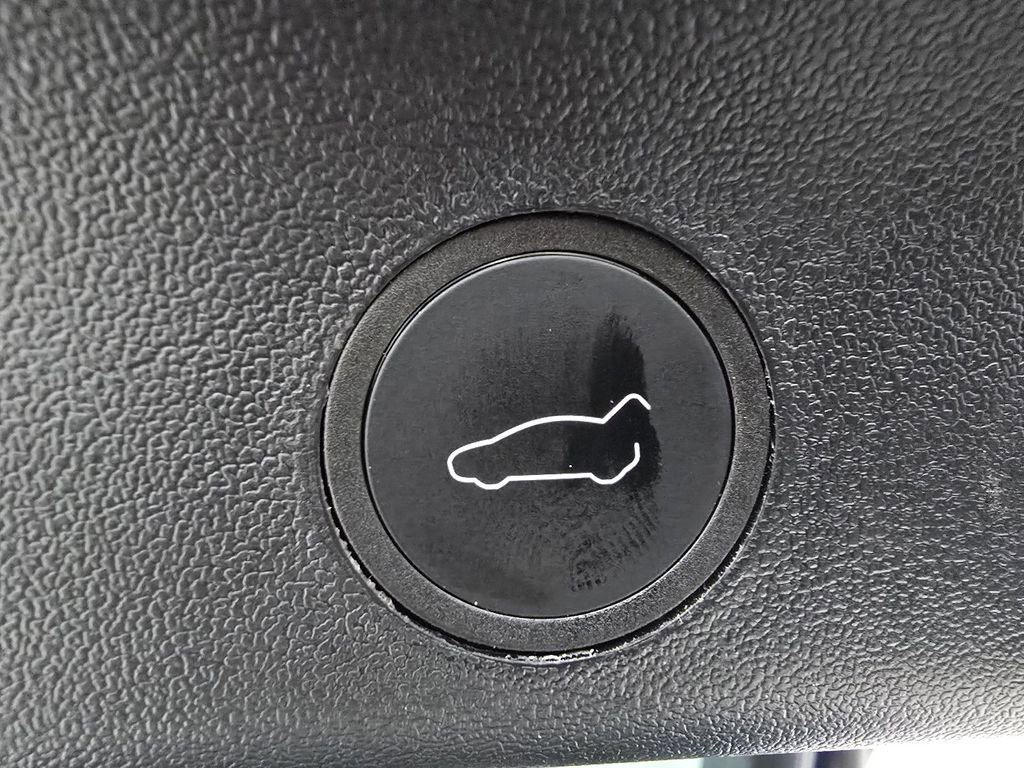 Used 2024 Tesla Model Y Long Range image 16