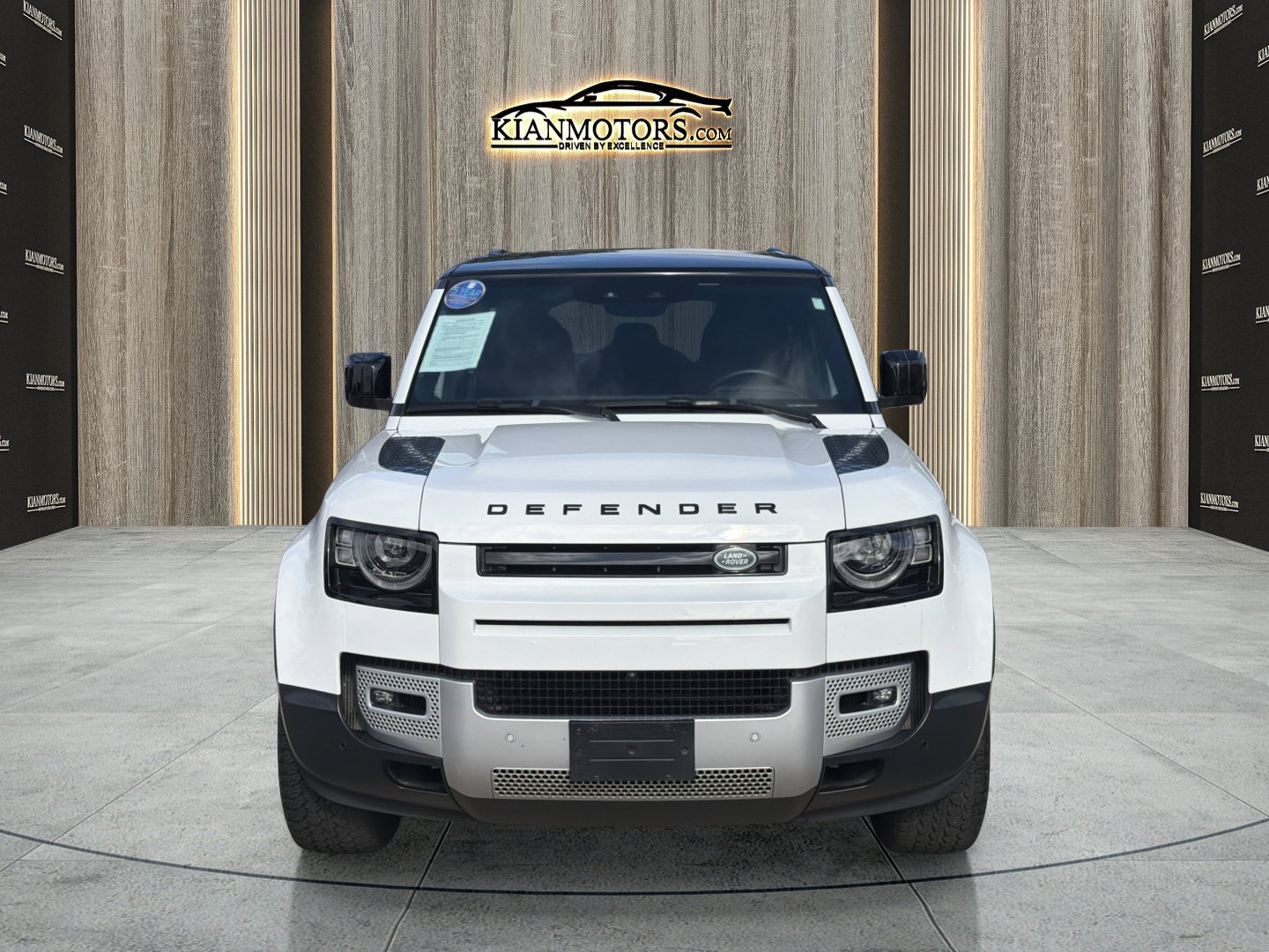 Used 2022 Land Rover Defender 110 S AWD/4WD image 2