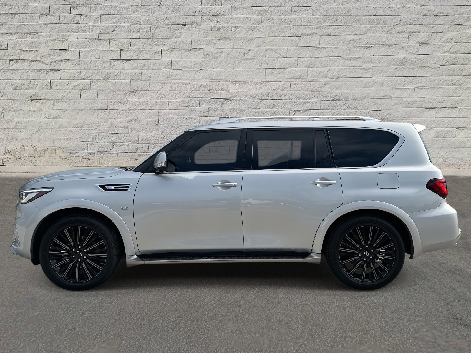 Used 2019 INFINITI QX80 Limited image 2