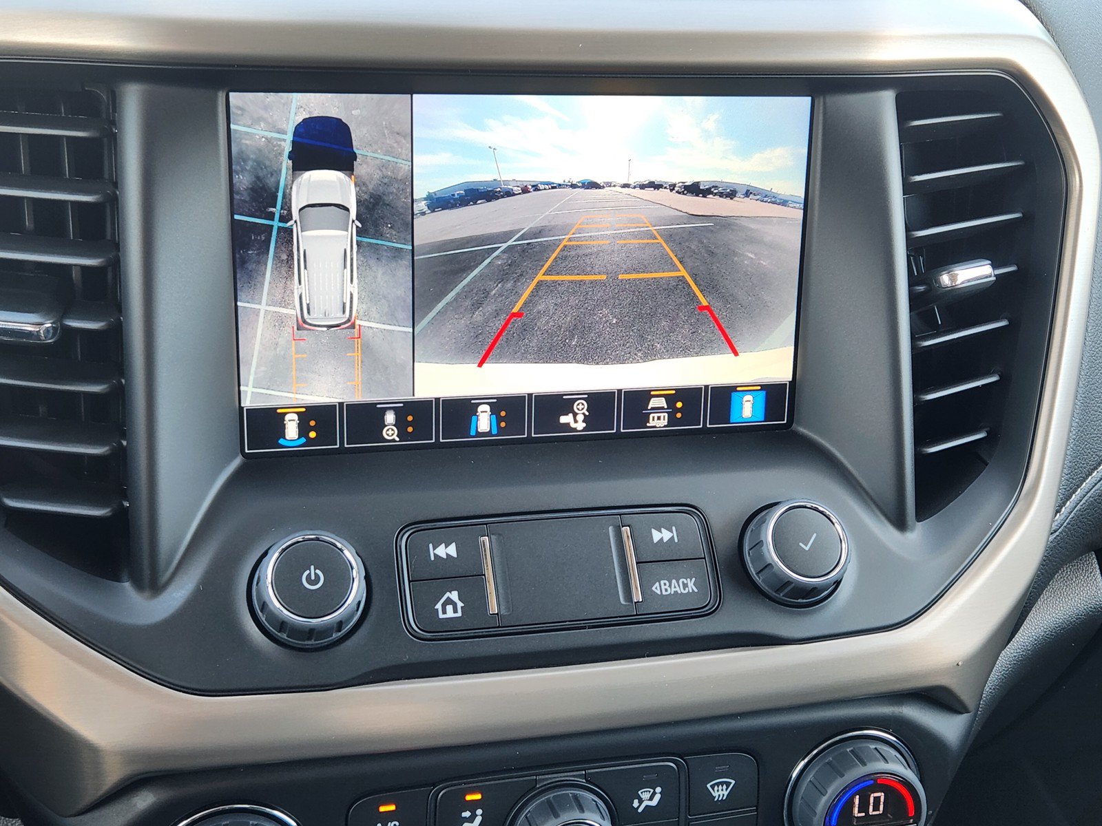 Used 2023 GMC Acadia Denali w/ Denali Ultimate Package FWD image 8